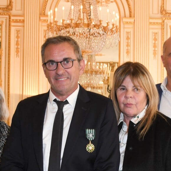 Exclusif - Marie-France Brière, Christophe Dechavanne, Dominique Cantien - Christophe Dechavanne reçoit le grade d'Officier des Arts et des Lettres au Ministère de la Culture à Paris le 15 mai 2019. © Coadic Guirec / Bestimage