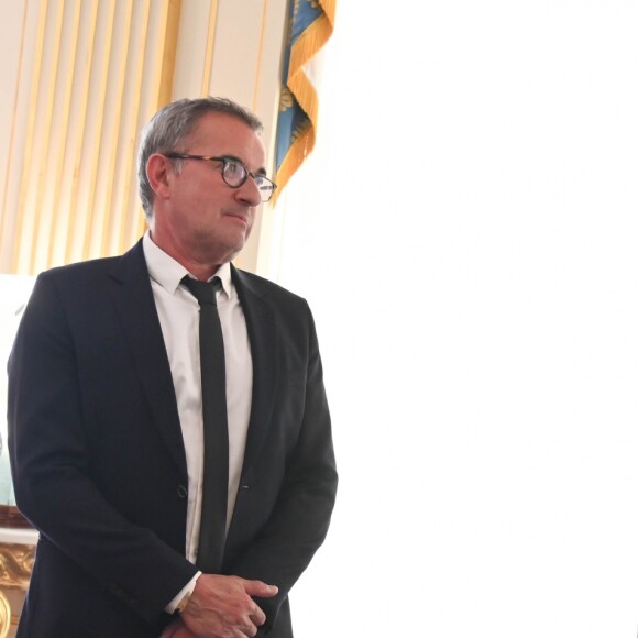 Exclusif - Christophe Dechavanne et Franck Riester - Christophe Dechavanne reçoit le grade d'Officier des Arts et des Lettres au Ministère de la Culture à Paris le 15 mai 2019. © Coadic Guirec / Bestimage