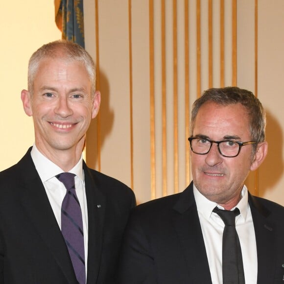 Exclusif - Franck Riester et Christophe Dechavanne - Christophe Dechavanne reçoit le grade d'Officier des Arts et des Lettres au Ministère de la Culture à Paris le 15 mai 2019. © Coadic Guirec / Bestimage