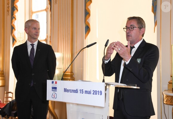 Exclusif - Franck Riester et Christophe Dechavanne - Christophe Dechavanne reçoit le grade d'Officier des Arts et des Lettres au Ministère de la Culture à Paris le 15 mai 2019. © Coadic Guirec / Bestimage