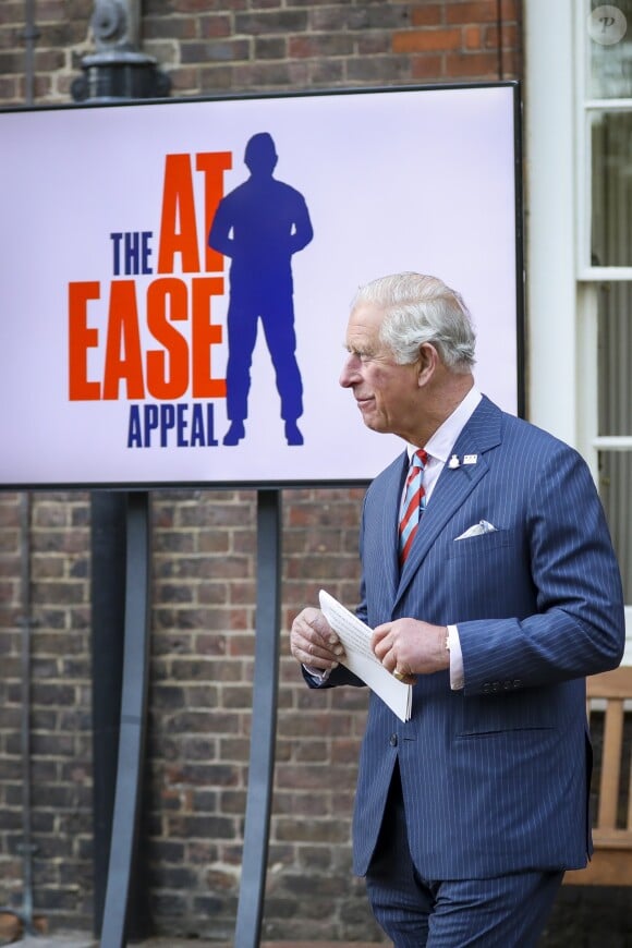 Le prince Charles, prince de Galles, participe à la réception pour le lancement de l'appel aux dons "At Ease" au St James's Palace, dans le but de récolter 10 millions de livres sterling afin de financer le traitement et de transformer la manière dont le soutien est fourni aux anciens combattants souffrant de problèmes de santé mentale. Londres, le 13 mai 2019.