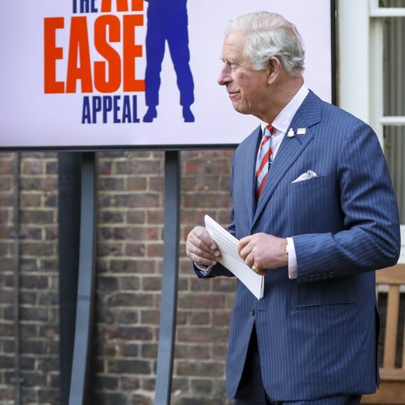 Le prince Charles, prince de Galles, participe à la réception pour le lancement de l'appel aux dons "At Ease" au St James's Palace, dans le but de récolter 10 millions de livres sterling afin de financer le traitement et de transformer la manière dont le soutien est fourni aux anciens combattants souffrant de problèmes de santé mentale. Londres, le 13 mai 2019.