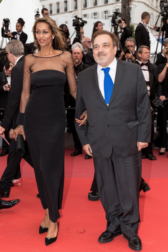 Didier Bourdon et sa femme Marie-Sandra Badini Duran lors de la montée des marches du film "Douleur et Gloire" lors du 72ème Festival International du Film de Cannes. Le 17 mai 2019 © Jacovides-Moreau / Bestimage