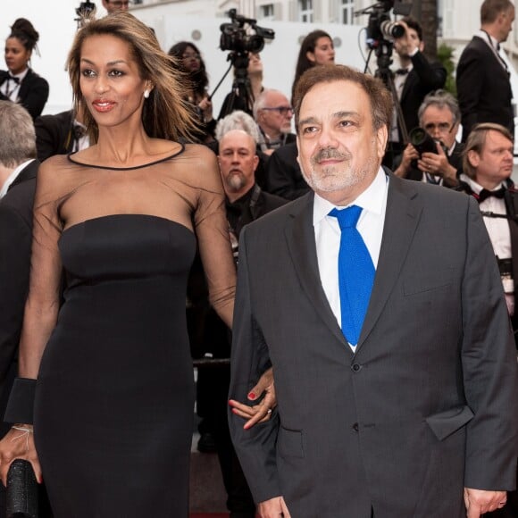 Didier Bourdon et sa femme Marie-Sandra Badini Duran lors de la montée des marches du film "Douleur et Gloire" lors du 72ème Festival International du Film de Cannes. Le 17 mai 2019 © Jacovides-Moreau / Bestimage