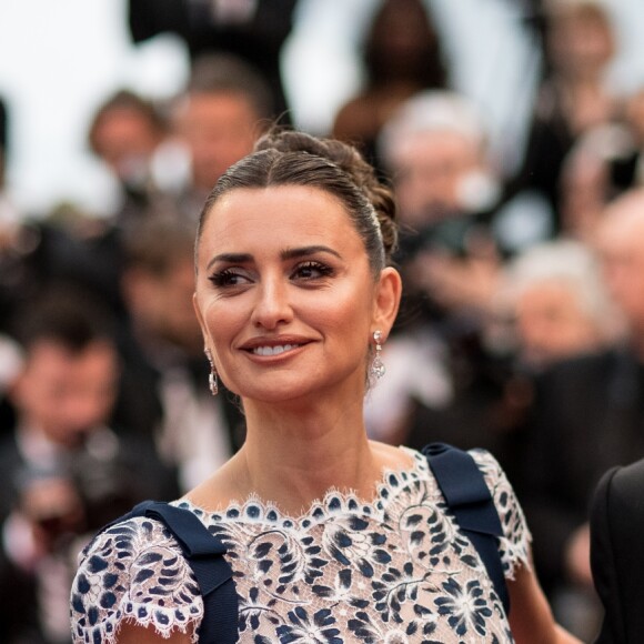 Antonio Banderas, Penélope Cruz et Pedro Almodovar lors de la montée des marches du film "Douleur et Gloire" lors du 72ème Festival International du Film de Cannes. Le 17 mai 2019 © Jacovides-Moreau / Bestimage