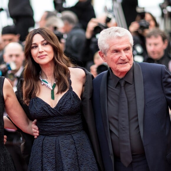 Marianne Denicourt (habillée en Dior) , Monica Bellucci et Claude Lelouch (Smoking Dior, montre Van Cleef & Arpels) - Montée des marches du film "Les plus belles années d'une vie" lors du 72ème Festival International du Film de Cannes. Le 18 mai 2019 © Jacovides-Moreau / Bestimage