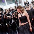 Marion Cotillard, habillée en Chanel, assiste à la montée des marches du film "La belle époque" lors du 72ème Festival International du Film de Cannes. Le 20 mai 2019 © Jacovides-Moreau / Bestimage