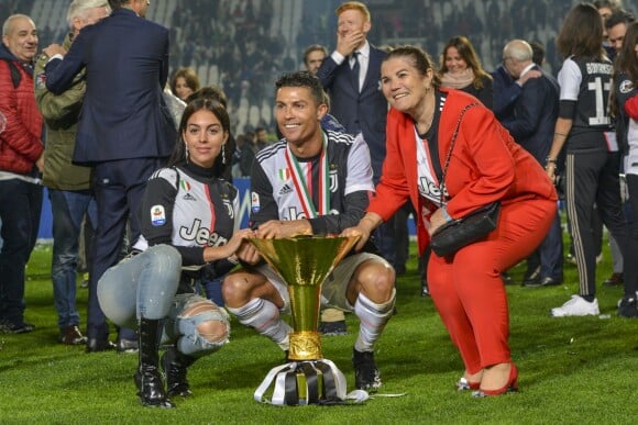 Cristiano Ronaldo et sa compagne Georgina Rodriguez et sa mère Maria Dolores dos Santos Aveiro - Cristiano Ronaldo fête en famille le titre de champion d'Italie avec son équipe la Juventus de Turin à Turin le 19 Mai 2019.