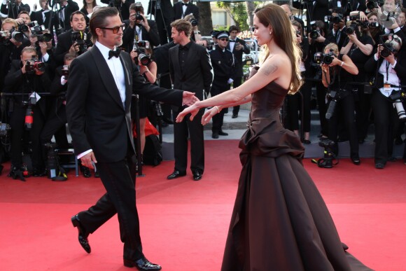 Brad Pitt et Angelina Jolie lors de la montée des marches du film The Tree of Life au Festival de Cannes en 2011 © Guillaume Gaffiot/Bestimage