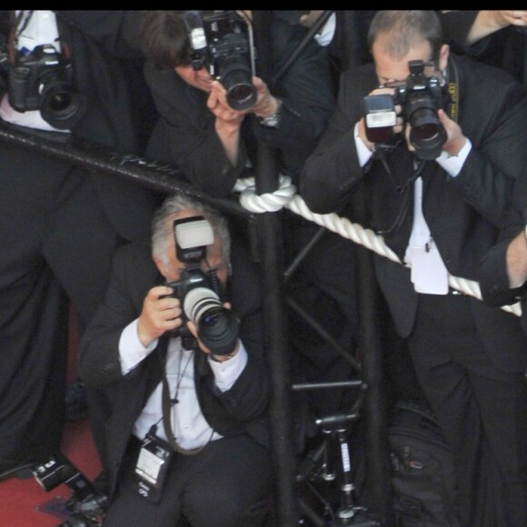 Brad Pitt et Angelina Jolie lors de la montée des marches du film Inglourious Basterds au Festival de Cannes 2011