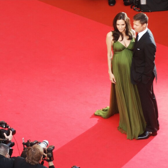 Brad Pitt et Angelina Jolie lors de la montée des marches du film Kung Fu Panda au Festival de Cannes en 2008