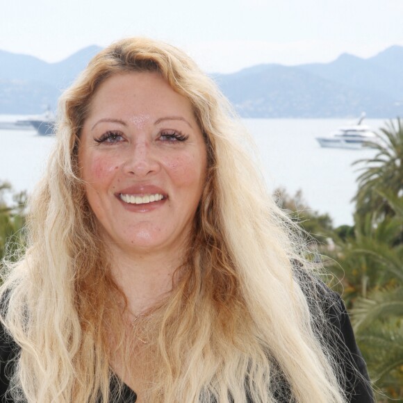 Exclusif - Loana pose pendant le 72e Festival de Cannes, le 21 mai 2019