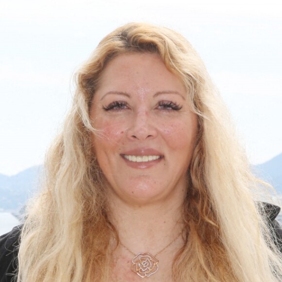 Exclusif - Loana pose pendant le 72e Festival de Cannes, le 21 mai 2019