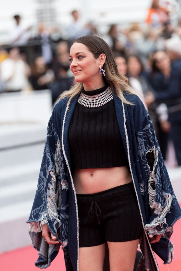 Marion Cotillard (tenue Balmain) - Montée des marches du film " Matthias et Maxime "  lors du 72ème Festival International du Film de Cannes, le 22 mai 2019. © Jacovides-Moreau / Bestimage