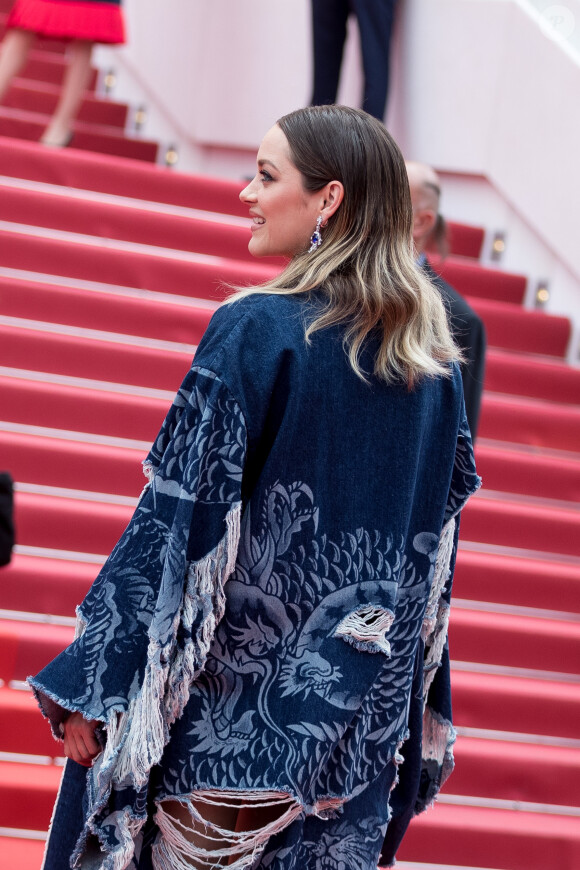 Marion Cotillard (tenue Balmain) - Montée des marches du film " Matthias et Maxime "  lors du 72ème Festival International du Film de Cannes, le 22 mai 2019. © Jacovides-Moreau / Bestimage
