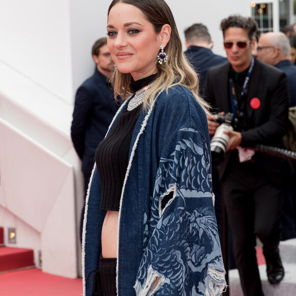 Marion Cotillard (tenue Balmain) - Montée des marches du film " Matthias et Maxime "  lors du 72ème Festival International du Film de Cannes, le 22 mai 2019. © Jacovides-Moreau / Bestimage