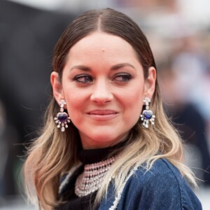 Marion Cotillard (tenue Balmain) - Montée des marches du film " Matthias et Maxime "  lors du 72ème Festival International du Film de Cannes, le 22 mai 2019. © Jacovides-Moreau / Bestimage