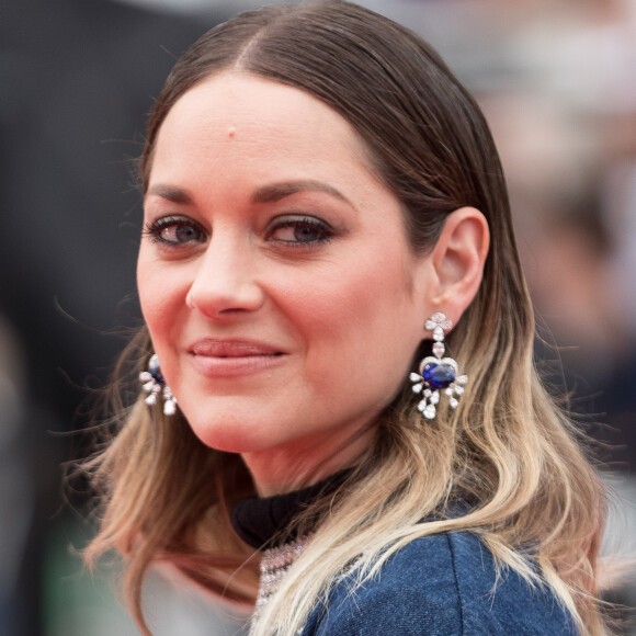 Marion Cotillard (tenue Balmain) - Montée des marches du film " Matthias et Maxime "  lors du 72ème Festival International du Film de Cannes, le 22 mai 2019. © Jacovides-Moreau / Bestimage