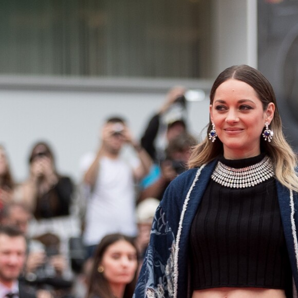 Marion Cotillard (tenue Balmain) - Montée des marches du film " Matthias et Maxime "  lors du 72ème Festival International du Film de Cannes, le 22 mai 2019. © Jacovides-Moreau / Bestimage