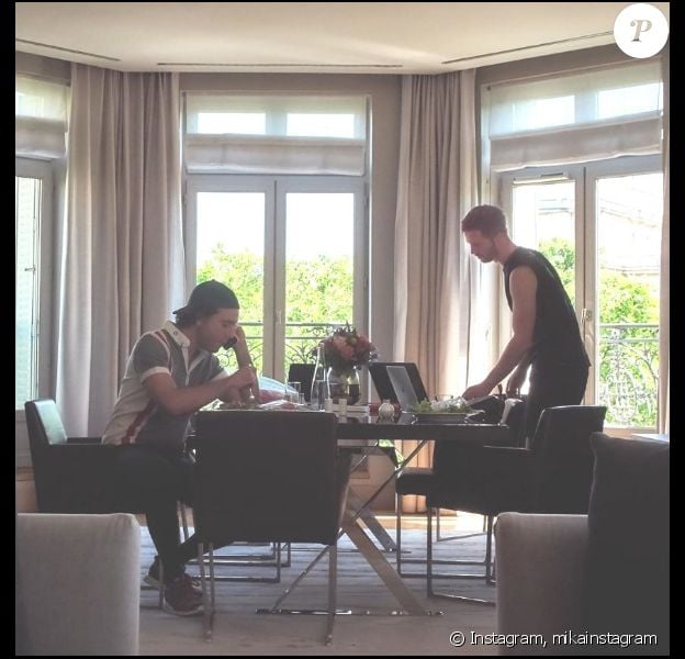 Mika a dévoilé cette photo de lui et son chéri Andy, sur Instagram, le 22 mai 2019