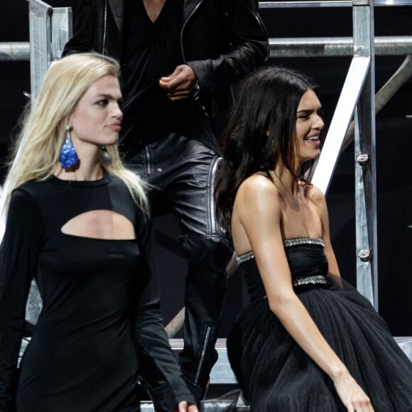 Kendall Jenner a participé au défilé du gala de l'amfAR Cannes à l'hôtel du Cap-Eden-Roc, en marge du 72ème Festival International du Film de Cannes. Antibes, le 23 mai 2019. © Jacovides / Moreau / Bestimage