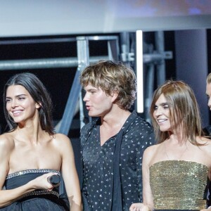 Kendall Jenner a participé au défilé du gala de l'amfAR Cannes à l'hôtel du Cap-Eden-Roc, en marge du 72ème Festival International du Film de Cannes. Antibes, le 23 mai 2019. © Jacovides / Moreau / Bestimage