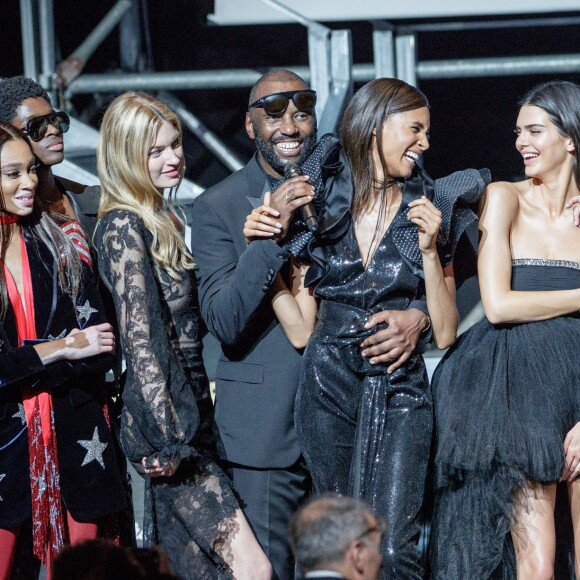 Kendall Jenner a participé au défilé du gala de l'amfAR Cannes à l'hôtel du Cap-Eden-Roc, en marge du 72ème Festival International du Film de Cannes. Antibes, le 23 mai 2019. © Jacovides / Moreau / Bestimage