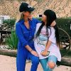 Laeticia Hallyday avec sa fille Jade au centre équestre Smoke Tree Stables de Palm Springs, le 26 mai 2019.