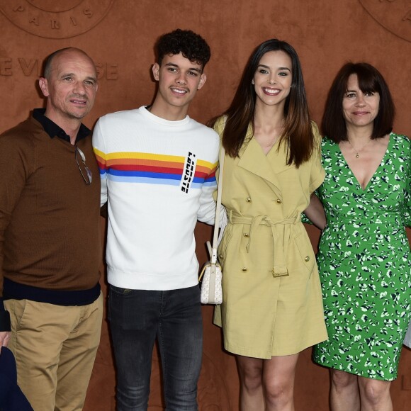 Marine Lorphelin (Miss France 2013) avec sa mère Sandrine, son père Philippe et sa soeur Lou-Anne au Village Roland Garros lors du tournoi de Roland-Garros 2019. Paris, le 26 mai 2019.