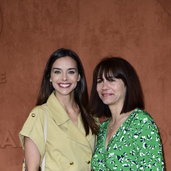 Marine Lorphelin (Miss France 2013) et sa mère Sandrine au Village Roland Garros lors du tournoi de Roland-Garros 2019. Paris, le 26 mai 2019.