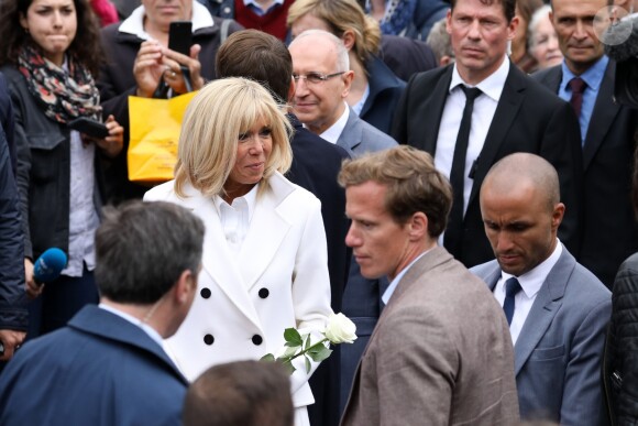 Le président de la république, Emmanuel Macron et la première dame Brigitte Macron votent pour les élections européennes au Touquet, le 26 mai 2019. © Stéphane Lemouton / Bestimage