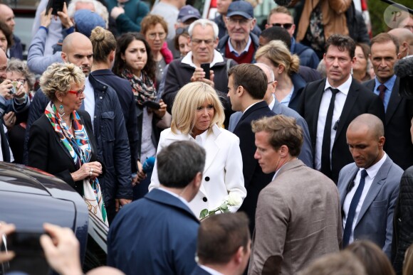 Le président de la république, Emmanuel Macron et la première dame Brigitte Macron votent pour les élections européennes au Touquet, le 26 mai 2019. © Stéphane Lemouton / Bestimage