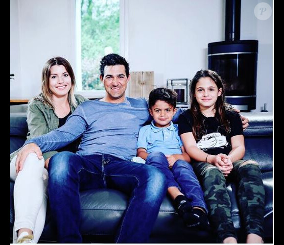 Jean-Pascal Lacoste, sa compagne Delphine Tellier, et ses deux enfants, Kylie et Maverick à l'affiche de l'émission "Vous avez un colis" (6ter) - Instagram, 2018