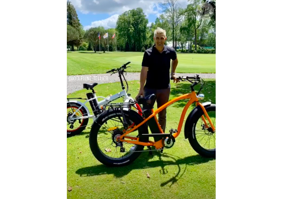 Jean-Pascal Lacoste se dévoile en blond sur Instagram, en mai 2019. Ici lors d'une session vélo !