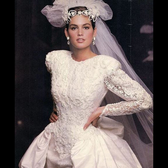 Cindy Crawford en robe de mariée. Photo publiée en mai 2018.