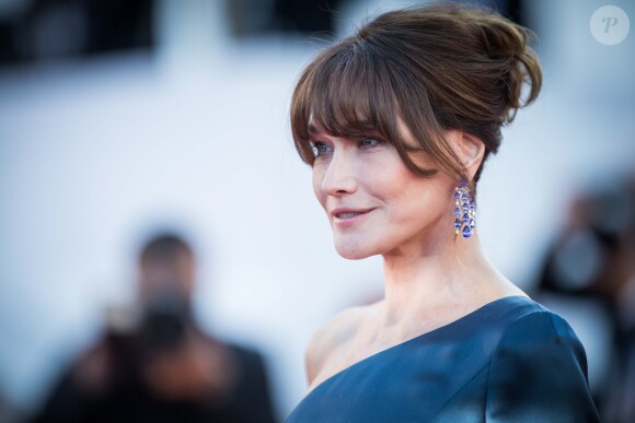 Carla Bruni Sarkozy - Montée des marches du film "Les Misérables" lors du 72ème Festival International du Film de Cannes. Le 15 mai 2019 © Jacovides-Moreau / Bestimage