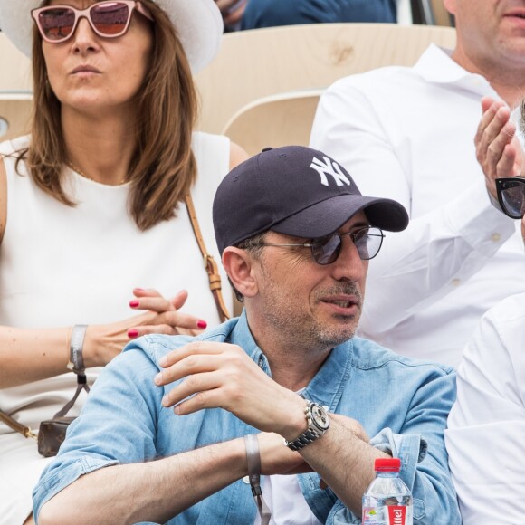 Philippe Lellouche et Gad Elmaleh dans les tribunes lors des internationaux de tennis de Roland-Garros à Paris, France, le 31 mai 2019. © Jacovides-Moreau/Bestimage