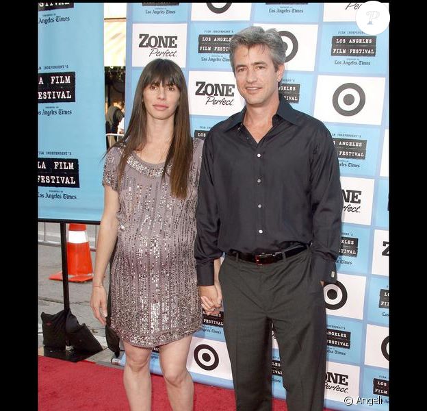 Dermot Mulroney toujours charmant avec sa femme de nouveau ...