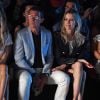 Antonio Banderas et sa compagne Nicole Kimpel assistent au défilé Glory Ang lors de la Fashion Week à Miami le 1er juin 2019.