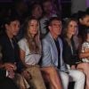 Antonio Banderas et sa compagne Nicole Kimpel assistent au défilé Glory Ang lors de la Fashion Week à Miami le 1er juin 2019.