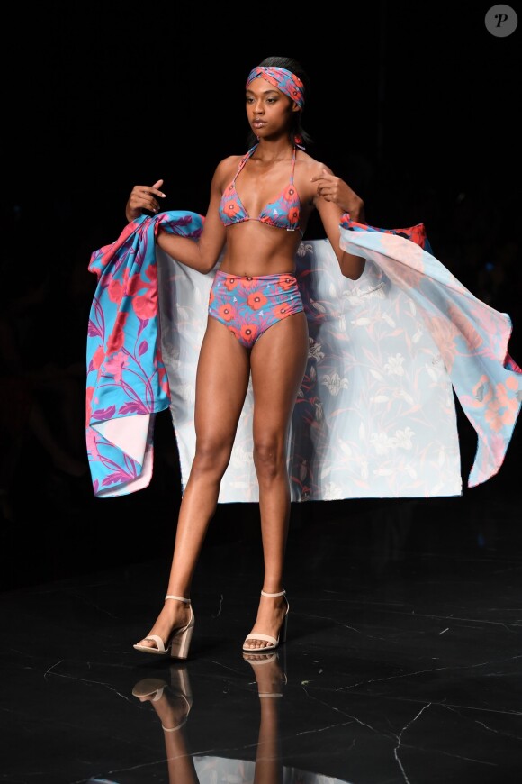 Défilé Glory Ang lors de la Fashion Week à Miami le 1er juin 2019.