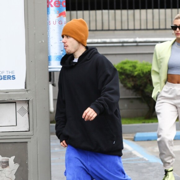 Justin Bieber et sa femme Hailey Baldwin s'arrêtent dans une station service à Los Angeles le 1er juin 2019. Los Angeles