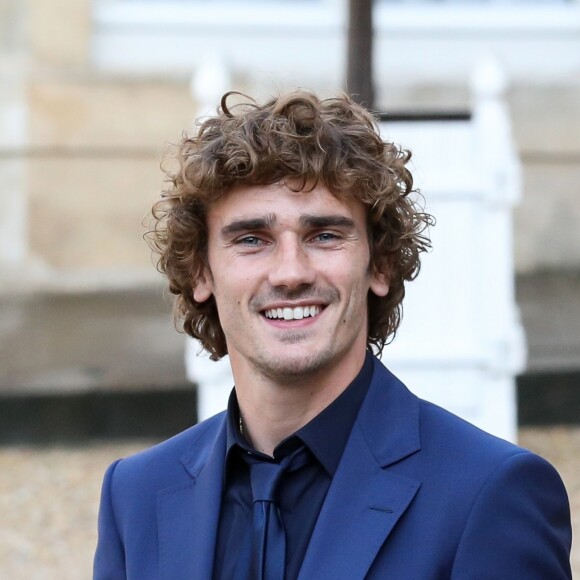 Antoine Griezmann- Les membres de l'équipe de France de football quittent le palais de l'Elysée après la remise de la légion d'honneur par le président de la République à Paris, France, le 4 juin 2019. © Stéphane Lemouton/Bestimage