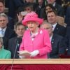 La première ministre britannique Theresa May, la reine Elisabeth II d'Angleterre - Cérémonie à Portsmouth pour le 75ème anniversaire du débarquement en Normandie pendant la Seconde Guerre Mondiale. Le 5 juin 2019