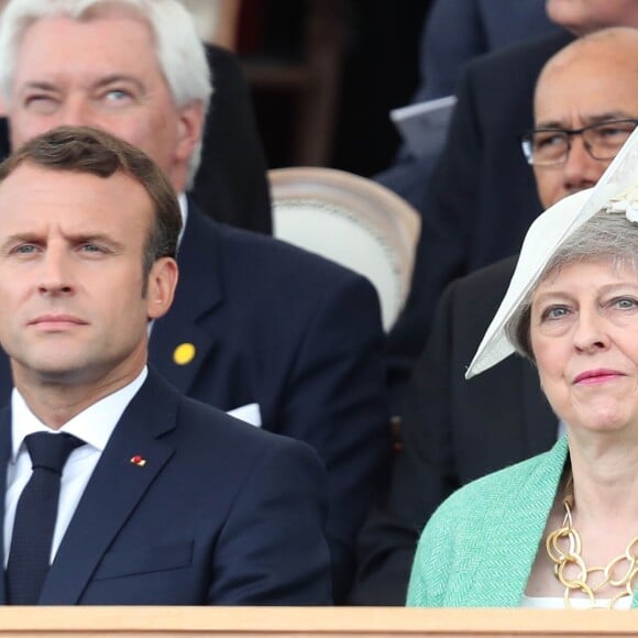 Le président français Emmanuel Macron et la première ministre britannique Theresa May - Cérémonie à Portsmouth pour le 75ème anniversaire du débarquement en Normandie pendant la Seconde Guerre Mondiale. Le 5 juin 2019