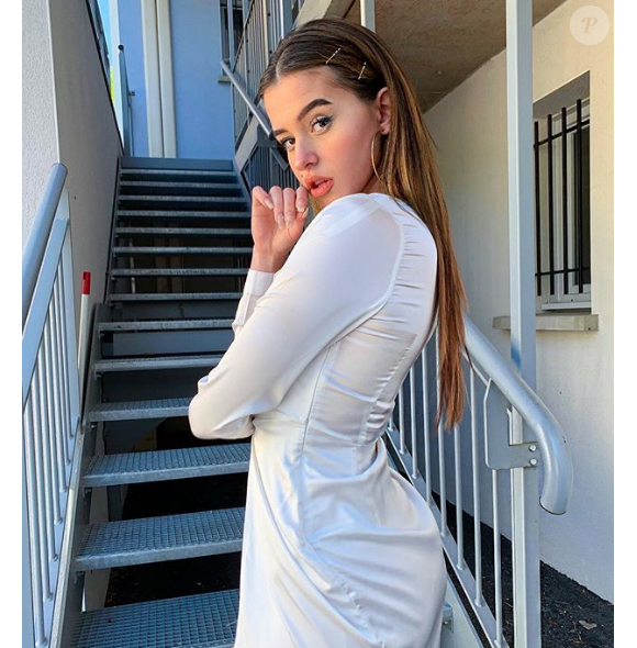 Léa Élui sur Instagram.