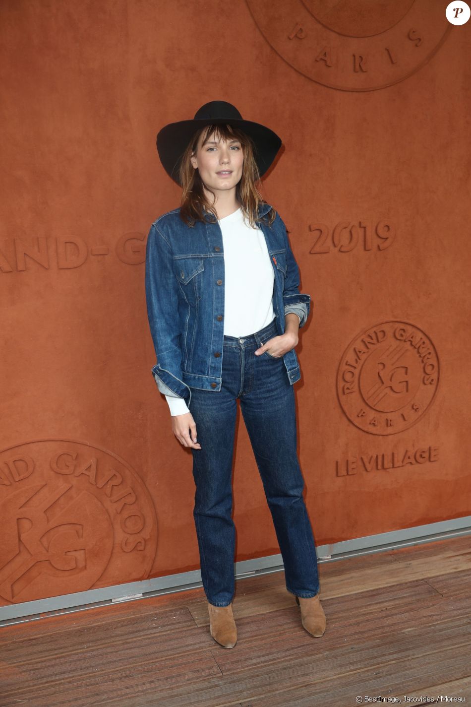 Ana Girardot au village des internationaux de France de tennis de