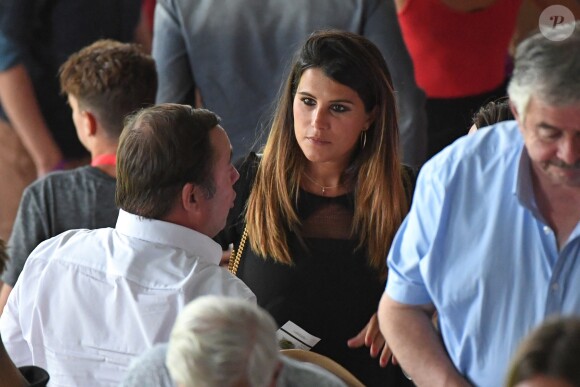 Karine Ferri dans les tribunes du stade Allianz Riviera de Nice pour le match du club de son compagnon Yoann Gourcuff, Dijon, le 25 août 2018. © Lionel Urman/Bestimage