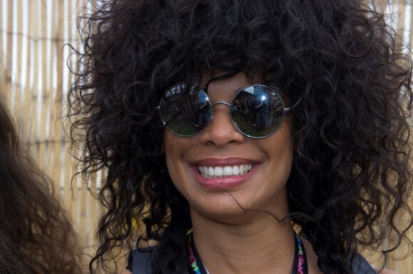 Samaha Sam des Shaka Ponk - Conférence de presse festival Solidays qui investit pour trois jours les pelouses de l'hippodrome de Longchamp à Paris pour mobiliser autour de la lutte contre le Sida. Le 27 juin 2014