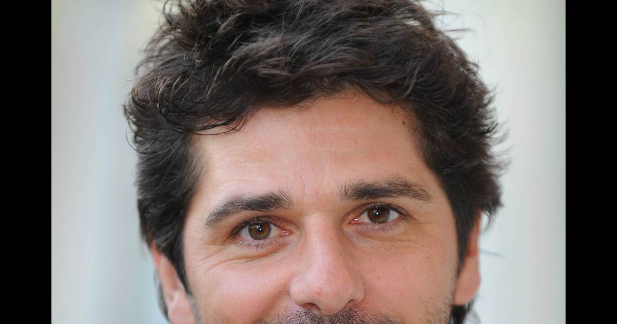 Patrick Fiori nous l'a caché : quand il était jeune, il copiait... Heather Locklear ! Regardez ...